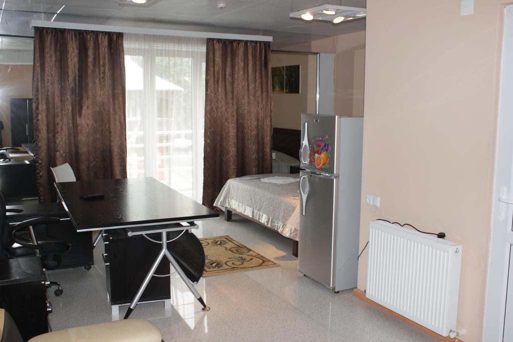 Hotel London Palace Tbilisi Rum bild