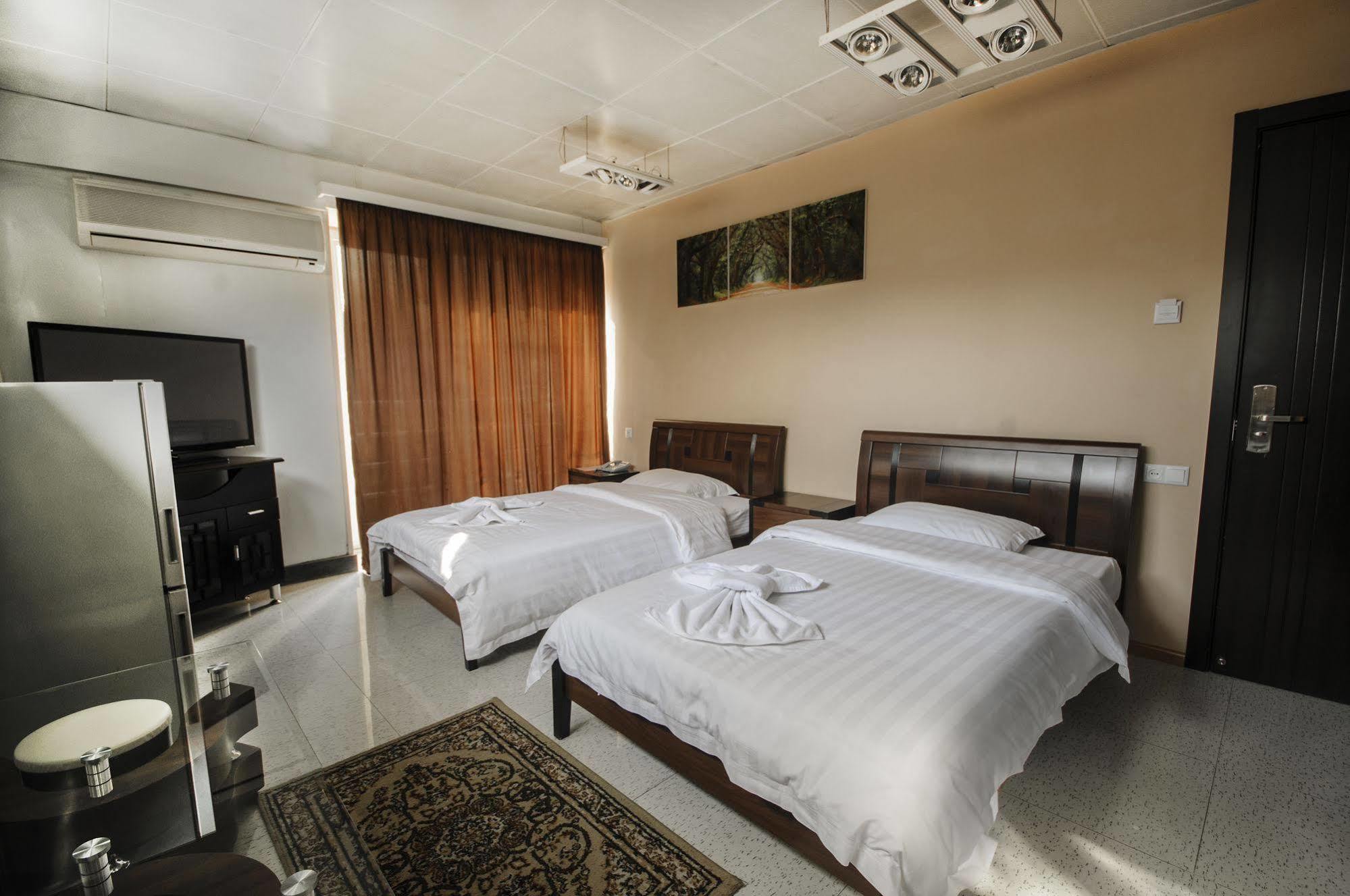Hotel London Palace Tbilisi Exteriör bild
