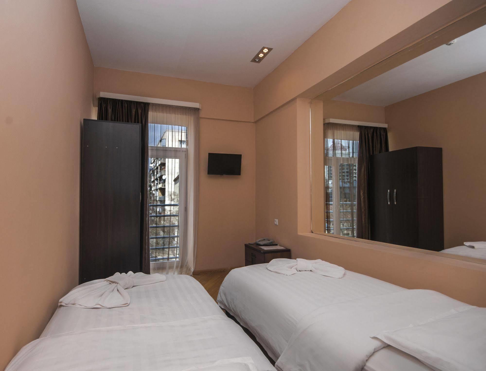 Hotel London Palace Tbilisi Exteriör bild